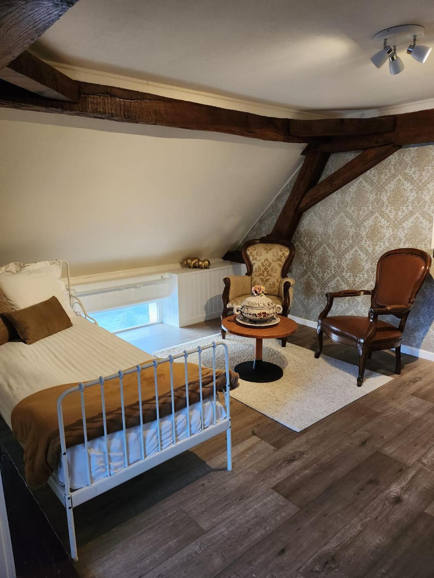 De La Chaloire Bed and breakfast