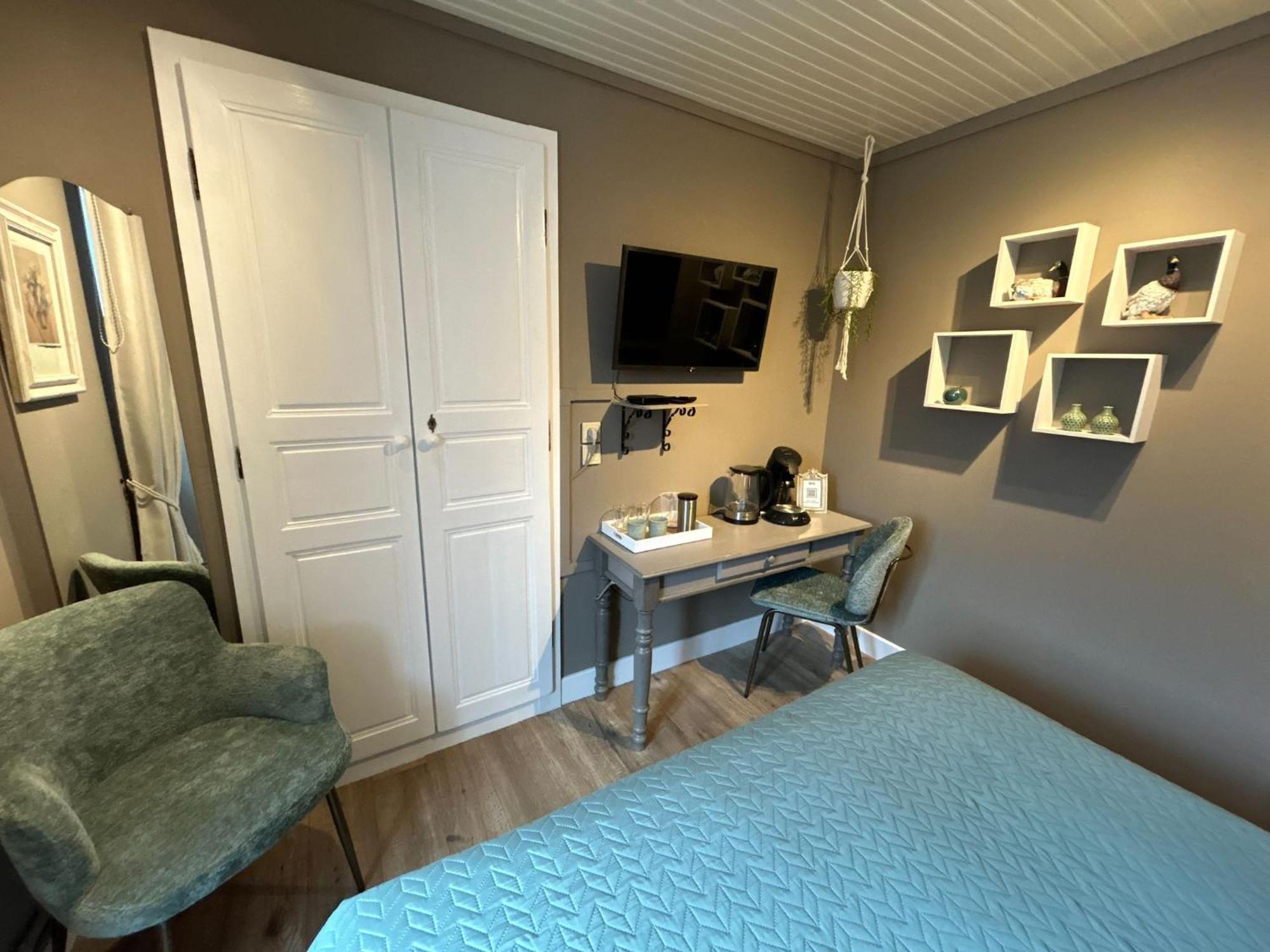 De La Chaloire Bed & Breakfast 2*